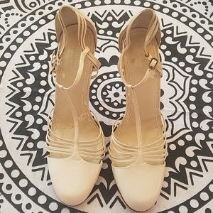 🐞Guess by Marciano pumps🐞